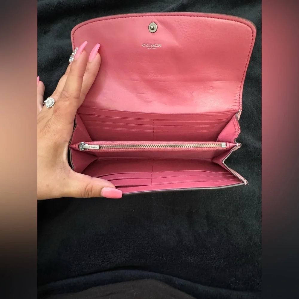 Coach Pink 2 toned Women's wallet - Picture 4 of 10